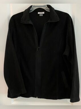 NWOT Women’s Black Full-Zip Fleece Jacket
